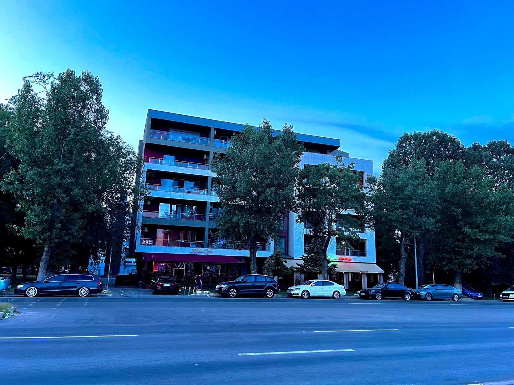 Coralia Luna Park Apartments Mamaia Exterior photo