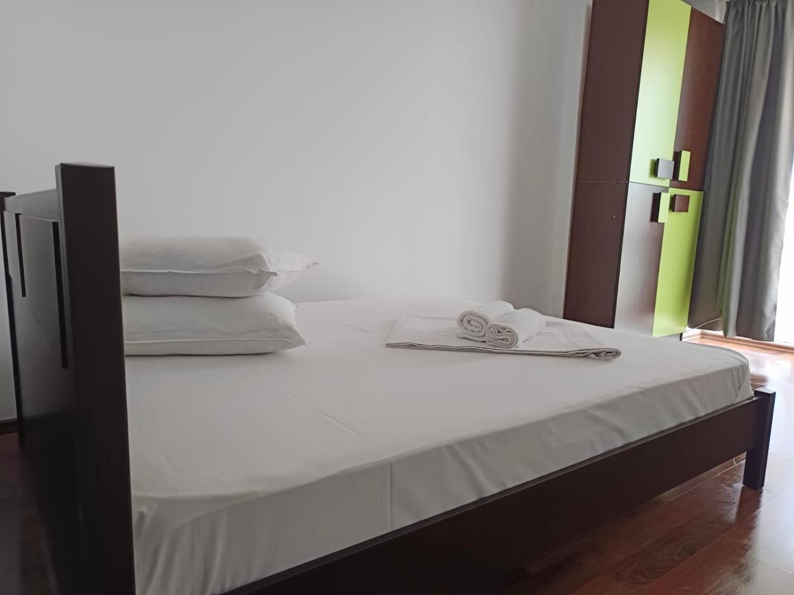 Coralia Luna Park Apartments Mamaia Exterior photo